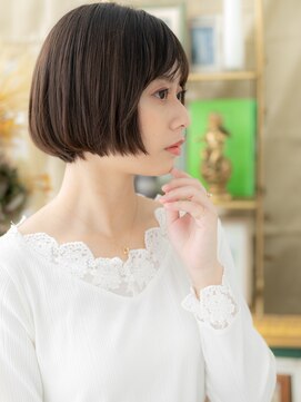 カバーヘア ブリス 志木南口駅前店(COVER HAIR bliss) ■小顔補正カット黒髪切りっぱなしミニボブ401志木20代30代40代