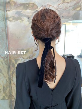 ビーヒアナウ N゜03 金沢駅西店(BE HERE NOW) 【ローポニー×セミロング】