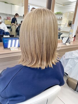 アッシュ 鶴ヶ峰1号店(Ash) 【切りっぱなしボブ】