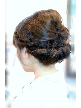 アフェーブル(affable) 編み込みガーリィアップ