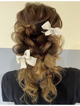 ヘアメイク ギャリス 北新地店(HAIR MAKE SALON Gallis) 【GALLIS】リボンが可愛い！ツインスタイル