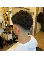 フープ(HOOP)&nbsp;ナチュラルパーマ×フェードカット