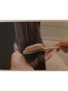 髪の質感が変わる、プロのトリートメントで本物の美しさと厳選トリートメントで最高級な仕上がりに。