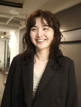 ネロ ヘアアンドライフストア 渋谷(NERO HAIR AND LIFESTORE) 【田中結】ミディアムレイヤー ウェーブパーマ