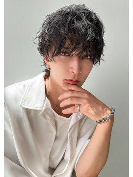 ロンド クラン 岡崎(Lond Clan) 緩めシャドウパーマで静けさと色気で存在感を放つ