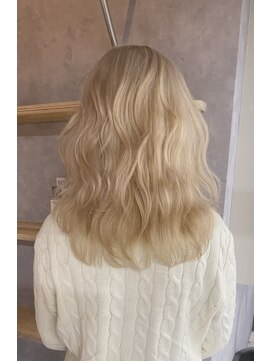 ホワイトベージュ