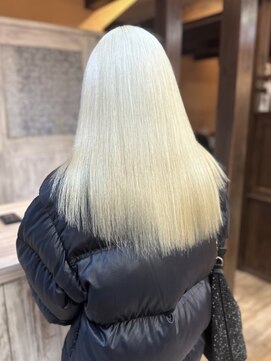 モアムー(Moremuu) 【Maho】ホワイトブロンド