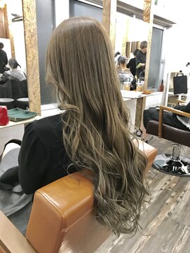 リリー シブヤ(Lilly shibuya) 【Lilly渋谷】#透明感 #シアーベージュ #N.カラー