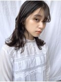 耳掛け横顔美人 × ミディアムヘア