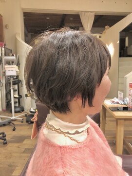 フーチー クーチー アマティー 豊中店(FUCHI KUCHI amati) @fuchi_kuchi.okada[大阪豊中/似合わせショート/10代～60代］