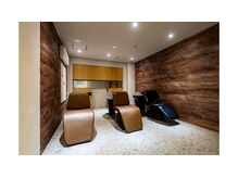 【こだわりの店内】フルフラットシャンプー台