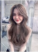 レイヤーカットにニュアンスパーマで流行りのくびれヘアへ☆