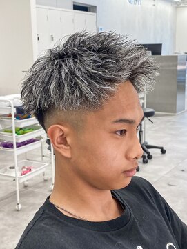 ルースト 西院店(ROOST) ツイストパーマ/ホワイトメッシュ/ジェットモヒカン