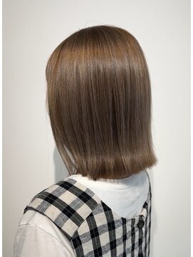 リンク ヘアアンドエステティック(Link Hair&Esthetic) パールベージュ×パツッとボブ