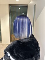 モニカ 原宿店(MONIQA) ブルーホワイト