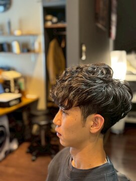 レオザバーバー(LEO the Barber) スペインカール　/　波巻き　/　スパイラル