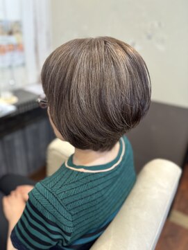 ヘアーメイク アチャ(hair make accha) ショートボブ/ミニウルフ/ホワイトグレージュ/白髪ぼかし