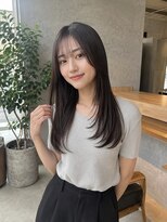 ラナ(LaNA)&nbsp;透け前髪とすっとまとまる艶ダークロング