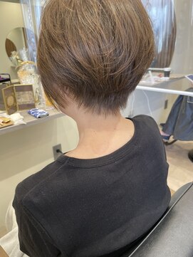 エスケートラスト(SK trust) ショートボブ[カーキベージュ/グレーベージュ]