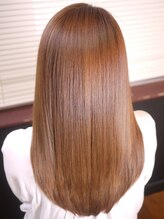大人気の『髪質改善トリートメント』で髪が芯から潤い、ツヤツヤヘアーに☆カラーや縮毛矯正後に是非♪