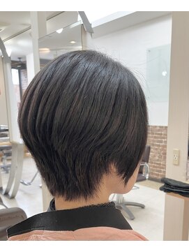 カットハウス はさみの部屋 マッシュショート/前下がり/縮毛矯正/ダークブラウン/流しバング