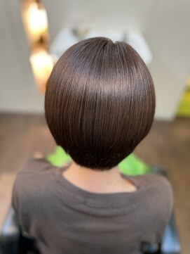 エムスリーディーミュゼステージ(M3D) ピコカラー&トリートメントでストレート仕上げ