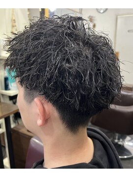 サンリサ 鴻巣店(sanRisa) 刈り上げスパイキーショート × ツイスパ