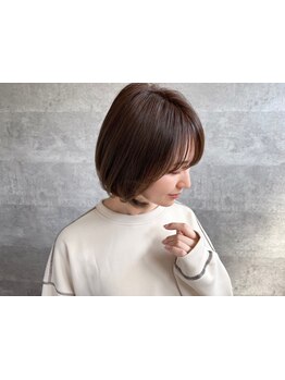 ≪髪質改善カラー≫で白髪特有のお悩みを解決◎健やかでハリ・艶のある髪へ