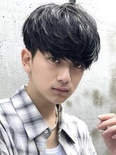 《*どんな服装にも合わせやすいトレンドヘアを*》オシャレを楽しみたい方にも人気なelimaのメンズパーマ＊