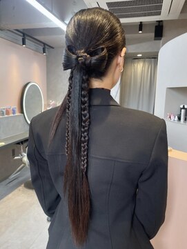スリー 博多(THREE...) リボンヘアアレンジ