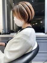 ロンドジェネルーズ 柏(Lond generous)&nbsp;【斉藤 航人】白髪ぼかしでヘルシーアッシュのショートヘア