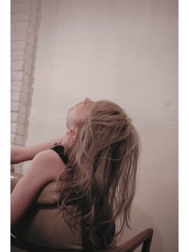 ネム(NE≡M) ホワイトベージュ+ローライト