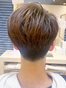 ヴィヴァーチェイルソーレ(VIVACE ilsole) 20代30代40代メンズナチュラルハイライト刈り上げマッシュ立体感