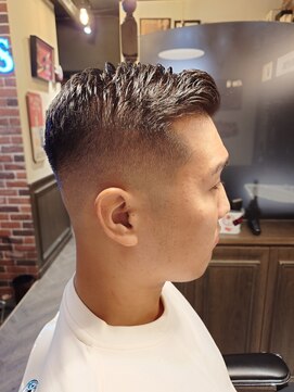 バレス 田町(BALES) [スキンフェード/ツイストスパイラル/田町]