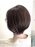 ショートボブ/ひし形ショート/白髪ぼかしハイライト