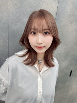 クム(kumu) くびれミディ/顔周りおくれ毛/小顔レイヤー/20代/30代/名古屋/栄