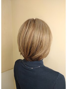 松本平太郎美容室 浦安店 大人可愛い　ひし形ショートレイヤー/20代30代40代50代60代