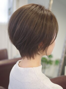 イズミー(is me.)の写真/ヘアケアにこだわる大人女性におすすめ♪髪質に合わせた施術で、大人女性にぴったりな美髪を実現。