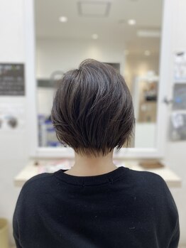 ユニティ 橋本店の写真/頭のシルエットが綺麗に見える、オシャレな大人ショートヘア＊髪のボリューム悩みに最適!【橋本/髪質改善】