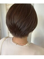 ジュリアンマーラ(Julien Mara) 大人レイヤーショートボブ/小顔効果/ひし形シルエット/ツヤ髪