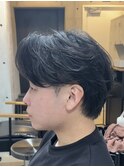 フェザーパーマ刈り上げなしセンターパート新社会人ヘア
