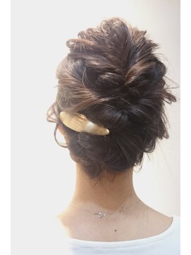 ヘアーアンドメイク フォルス(HAIR&MAKE FORS) 【FORS】西田ゆか くるりんぱアップスタイル