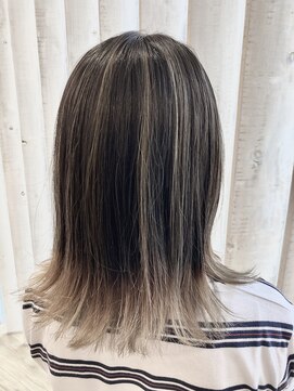 ロッコ 深谷店(ROCCO) ＃バレイヤージュ＃ダブルブリーチ＃N.カラー＃ミルクティ