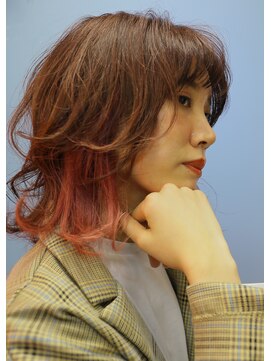 スリー スタンド(THREE STAND) 大人カワイイ＊ミディアムウルフ＊インナーカラー