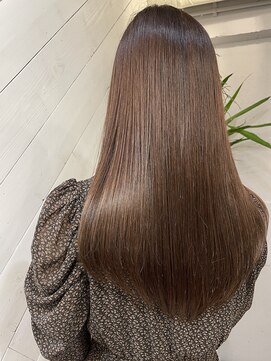 イリーブ(elieve) 矯正を当てて２ヶ月後の状態にカラー♪♪まだまだ収まります