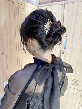 ガーデンヨコハマエスト(GARDEN YOKOHAMA est) シンプルお団子ヘア お呼ばれアレンジ
