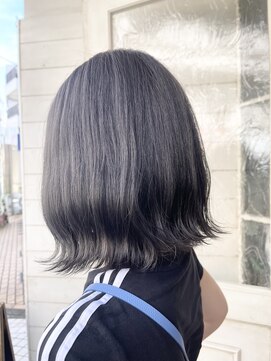 アミュレ(Amule) 暗髪アッシュ白髪ぼかしハイライト透明感イルミナカラー30代