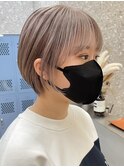 ミルクティーベージュショートボブ切りっぱなしボブタッセルボブ