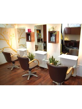 リピーター続出☆初めての方でも緊張せずに過ごせる!!少人数サロンだからこその居心地の良さが◎