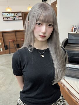 ホワイトグレージュ/顔まわりレイヤー/色落ち綺麗/梅田/ブリーチ
